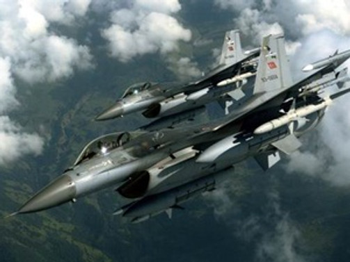 Türk jetlerine Suriye'den 'taciz'