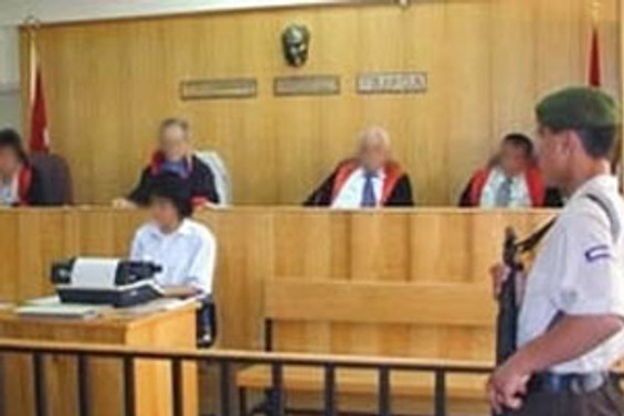 İzmir Adliyesi'nde bomba paniği
