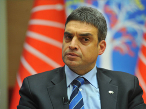 Umut Oran, Egemen Bağış'a dava açtı