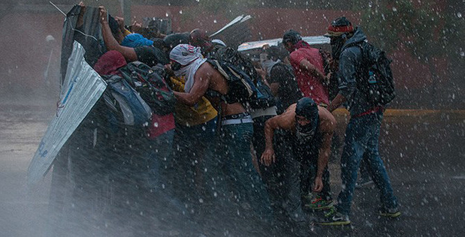Venezuela'da can kayıpları artıyor