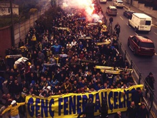 Fenerbahçe taraftarından TFF'ye olaylı yürüyüş