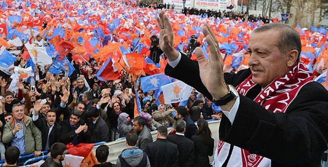 "Beddua etmeyenleri yurttan atıyorlar"