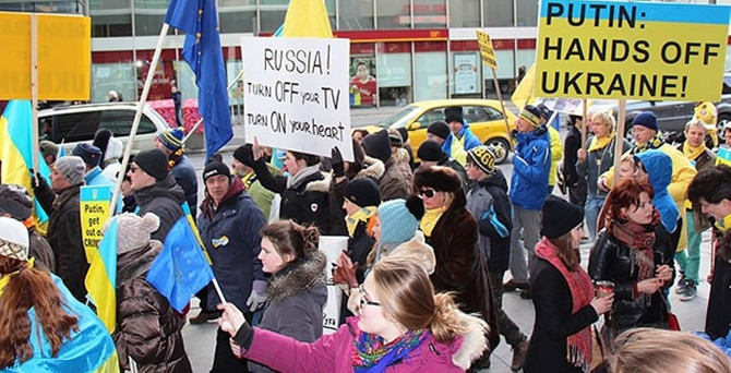 Putin'e Toronto’da protesto