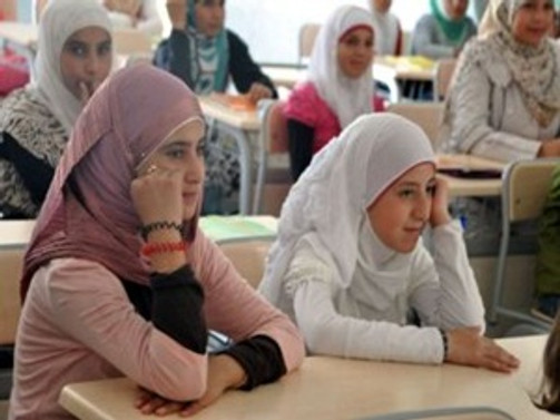 'Savaşın çocukları' için depo okula dönüştürüldü