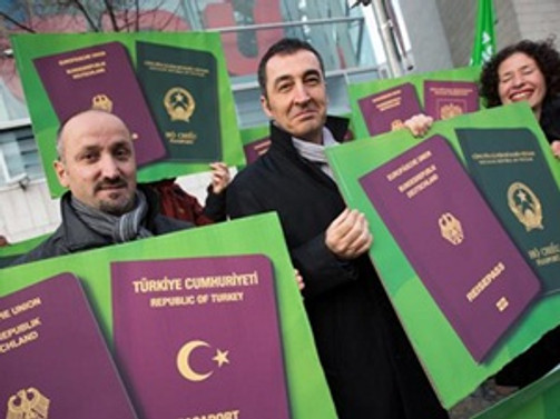 Şartlı çifte vatandaşlığa tepki