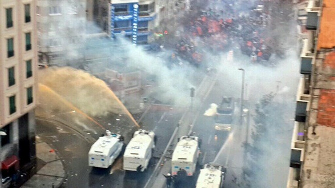 Berkin Elvan anmasına polis müdahalesi