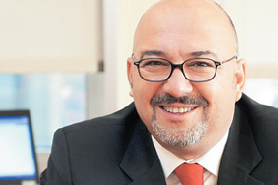 Sektör bindiği dalı kesiyor