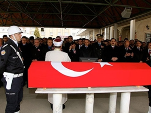 Şehit polis son yolculuğuna uğurlandı