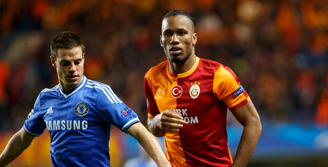 Drogba bir sezon daha!