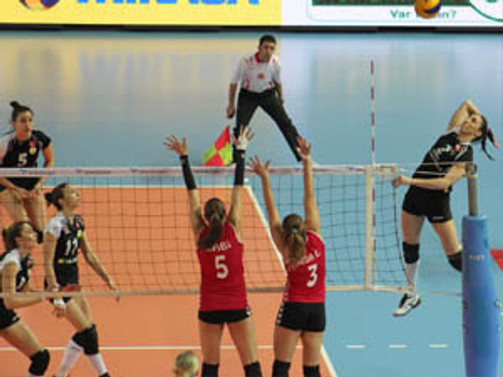 VakıfBank yarı finalde