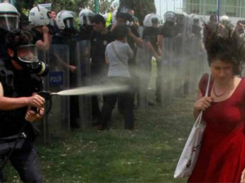 'Kırmızılı Kadın' sponsorluktan mı etti?