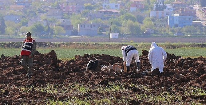 Yayladağı'na 3 top mermisi düştü