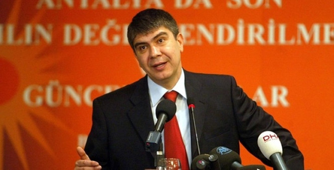 Antalya'da Menderes Türel kazandı