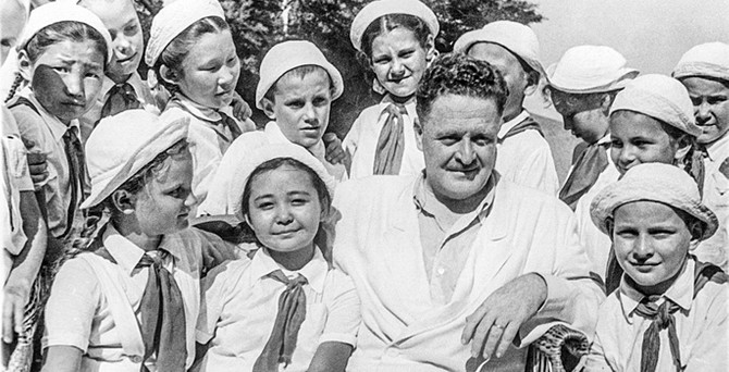 'Nâzım Hikmet yollardayken'