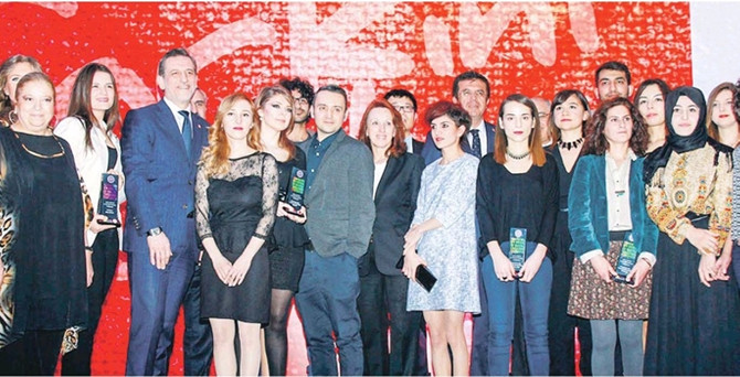 Ev tekstili tasarımında müzik ve ışık kazandı