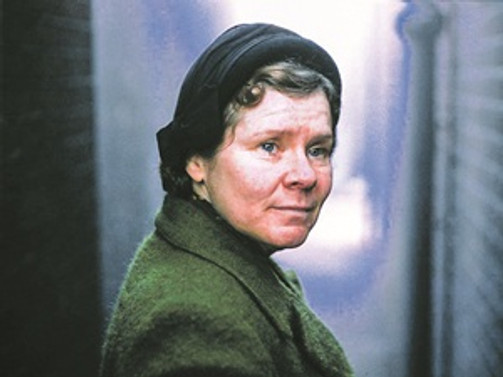 Imelda Staunton bu kez Tiyatro'da