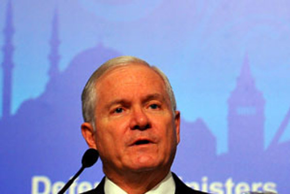Gates: Afganistan için eğitimciye de ihtiyaç var