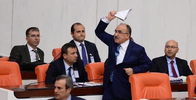 Meclis'te 'MİT' gerginliği