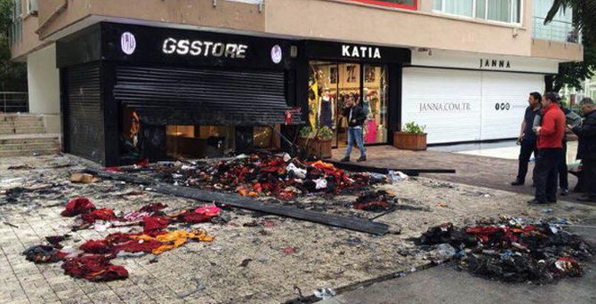GS Store'u ateşe verdiler: 15 kişi gözaltında