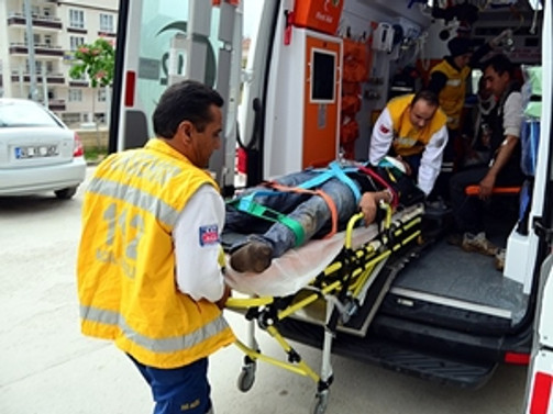Yüzme takımının midibüsü devrildi: 15 yaralı