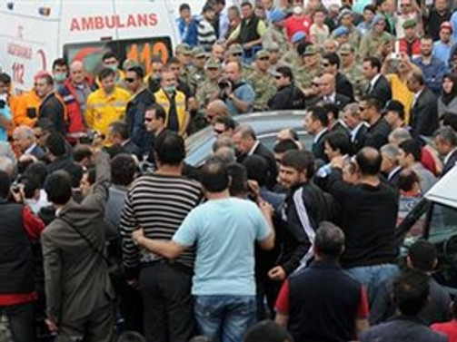 Başbakan Erdoğan Soma'da protesto edildi