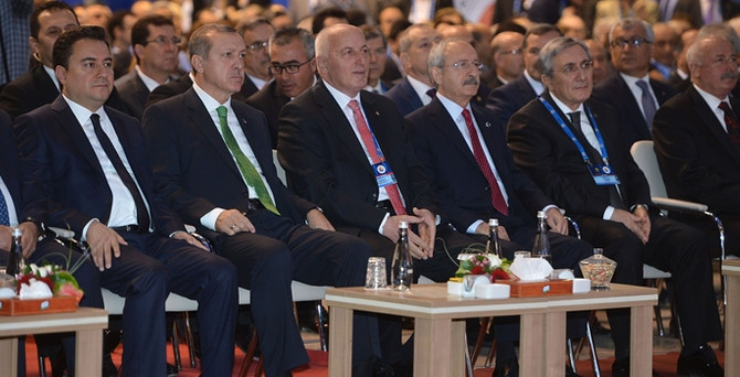 'Diktatör yakıştırması yapanlar şu an karşımda'