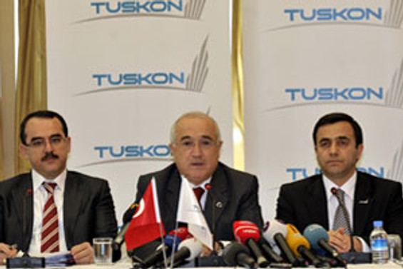 TUSKON, hükümetin yanında