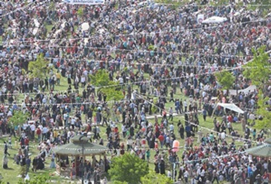 'Dünyanın en kalabalık kahvaltı sofrası'