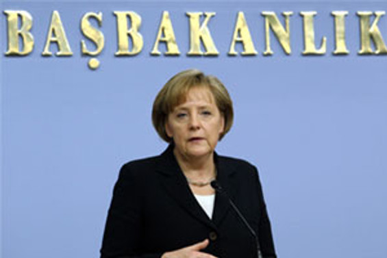 ”Almanca bilmek şartıyla Türk okulları açılabilir”