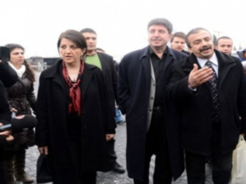 HDP heyeti İmralı'ya gitti