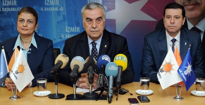 AK Parti İzmir İl yönetimi istifa etti