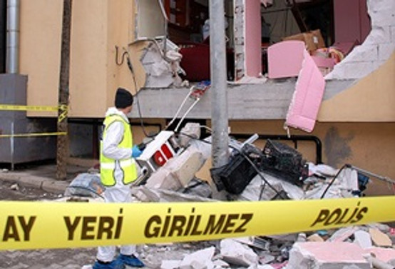 Patlamanın sebebi 'bomba'