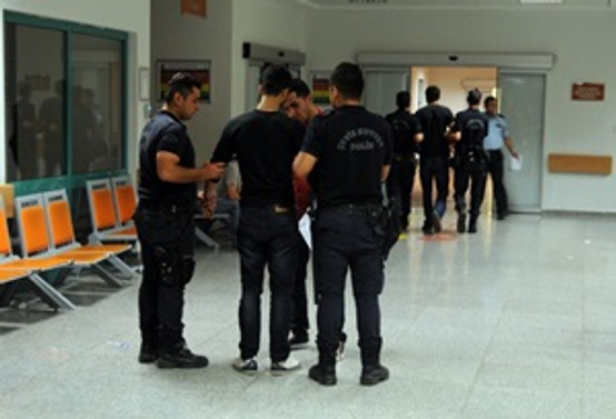 54 öğrenci gözaltında
