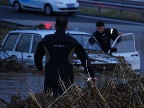 Denizli - Aydın yolu sele teslim