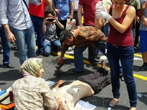 Polisten kaçarken metrobüs çarptı
