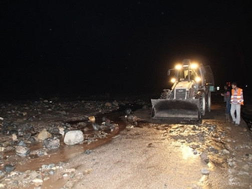 İran yolu ulaşıma kapandı