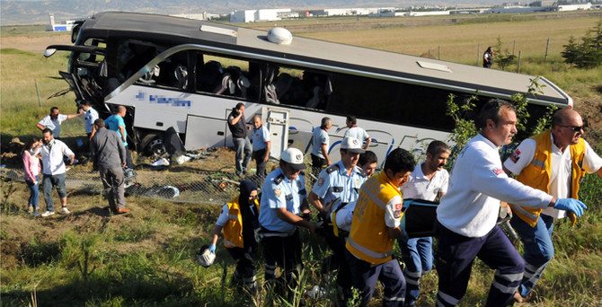 Ankara'da trafik kazası: 1 ölü, 27 yaralı