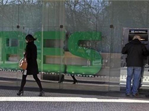 Banco Espirito Santo zarar ettirdi