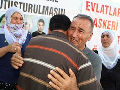 PKK'nın kaçırdığı 2 genç, evlerine döndü