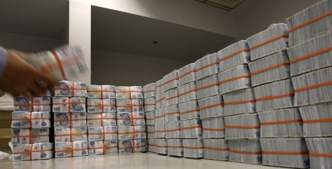 Bütçe 2.36 milyar lira açık verdi