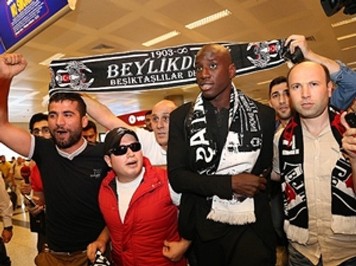 Demba Ba İstanbul'a geldi