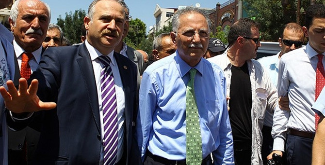 İhsanoğlu, STK’ların temsilcileriyle bir araya geldi
