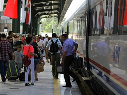 Hızlı tren ikinci kez yolda kaldı