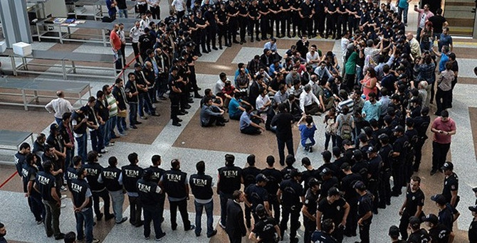 33 polisin sorgusu sürüyor