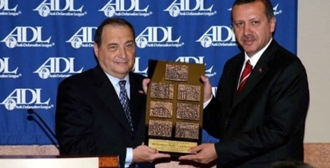 'Ödülü iade etmekten memnuniyet duyacağız'