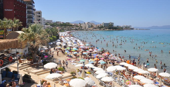 Kuşadası'nda bayram bereketi