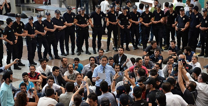 Karar açıklandı: 11 polise tutuklama