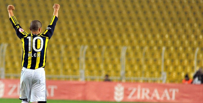 Alex de Souza geliyor
