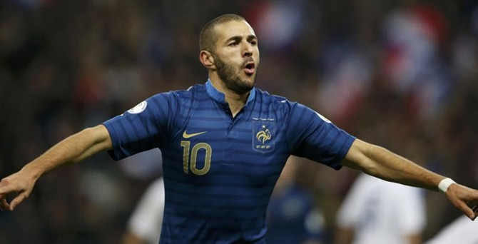 Benzema 2019'a kadar Real Madrid'de