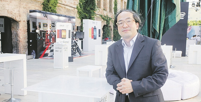 Asus’un yeni serisi Zenfone Türkiye’de